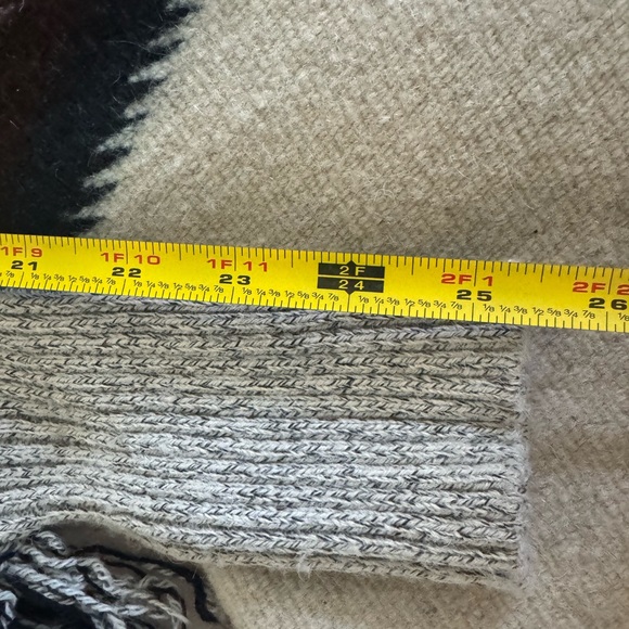 Yahada Poncho Sweater with Fringe - Picture 10 of 11